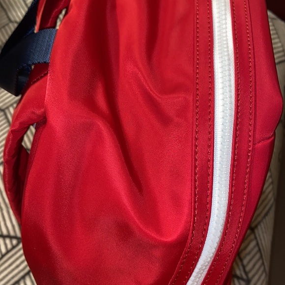 Tommy Hilfiger - Picture 5 of 7